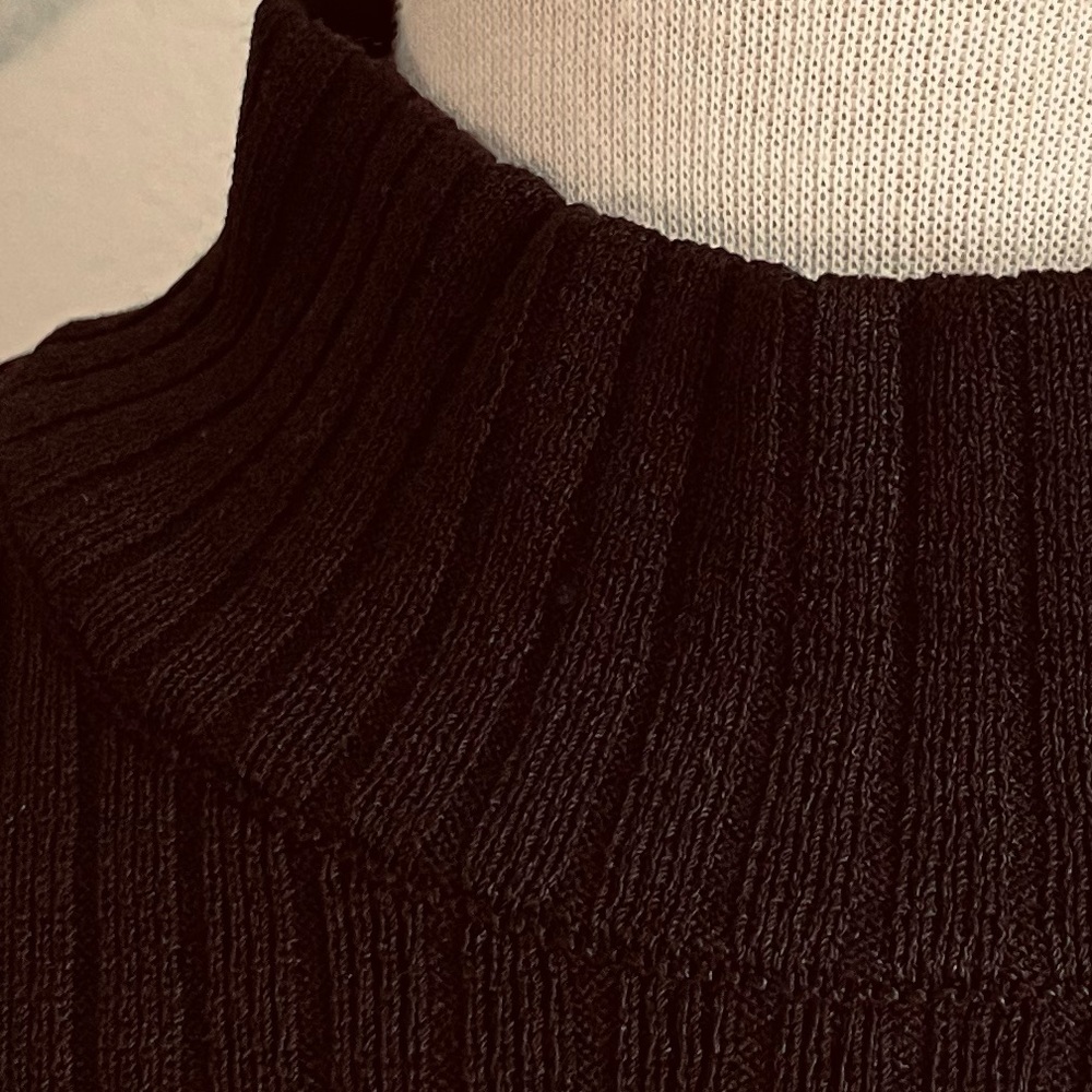 St. John Collection Basics by Marie Gray Mock Neck Knit Sleeveless Blouse - Picture 10 of 11